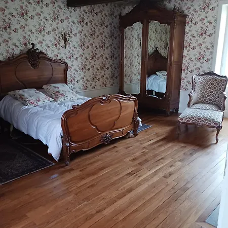 Maison De Charme Vila Charlieu